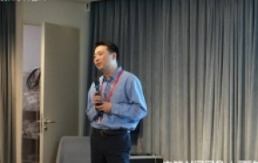 关于“AI提效增长”,零售企业与其创新,不如从新