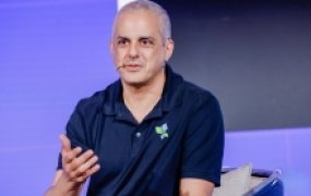 中国移动应用“出海记”: AI与隐私保护下寻觅“新打法”