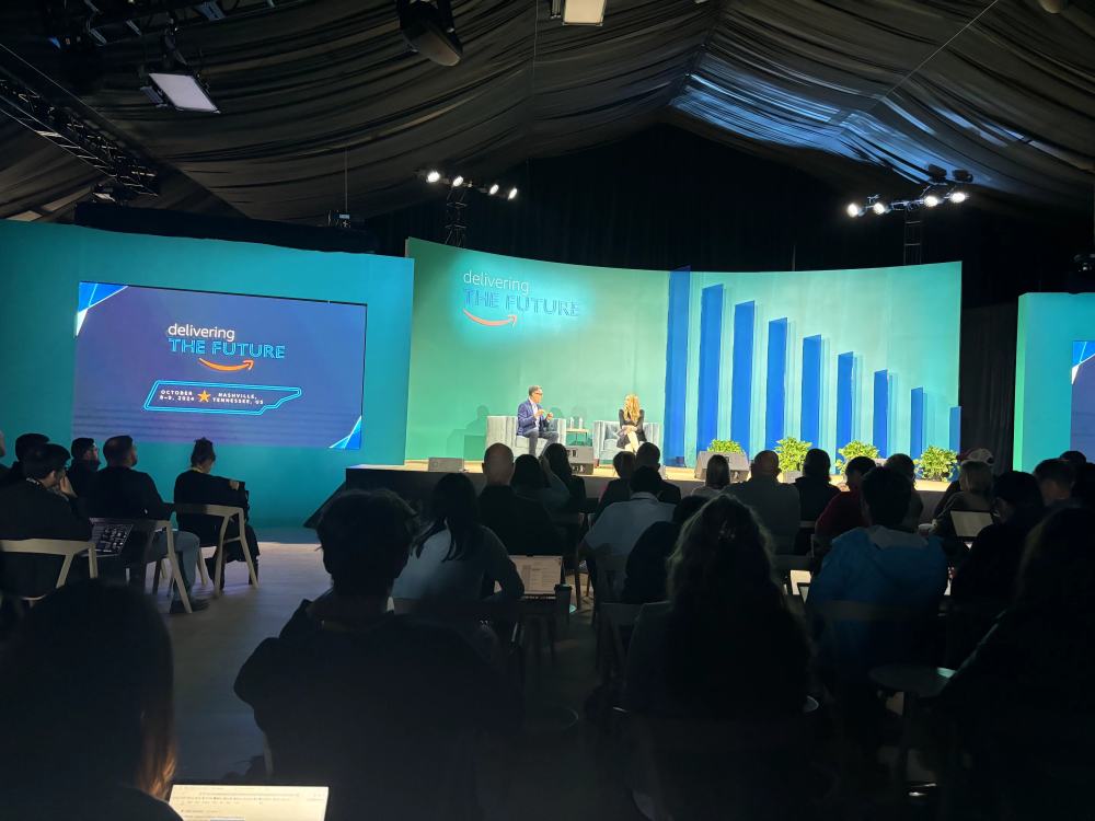 走进亚马逊运营中心：人工智能与机器人引领电商变革