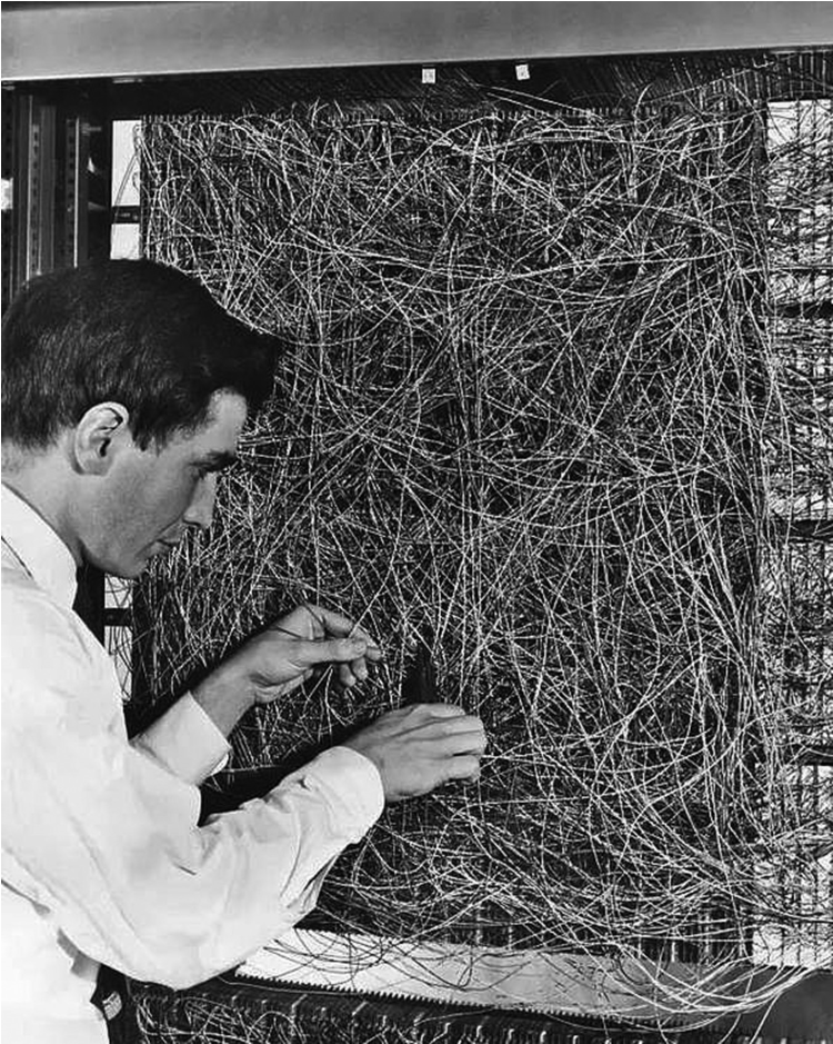 人工智能往事:大模型理论曾面临终结危机 人工智能往事:大模型理论曾面临终结危机