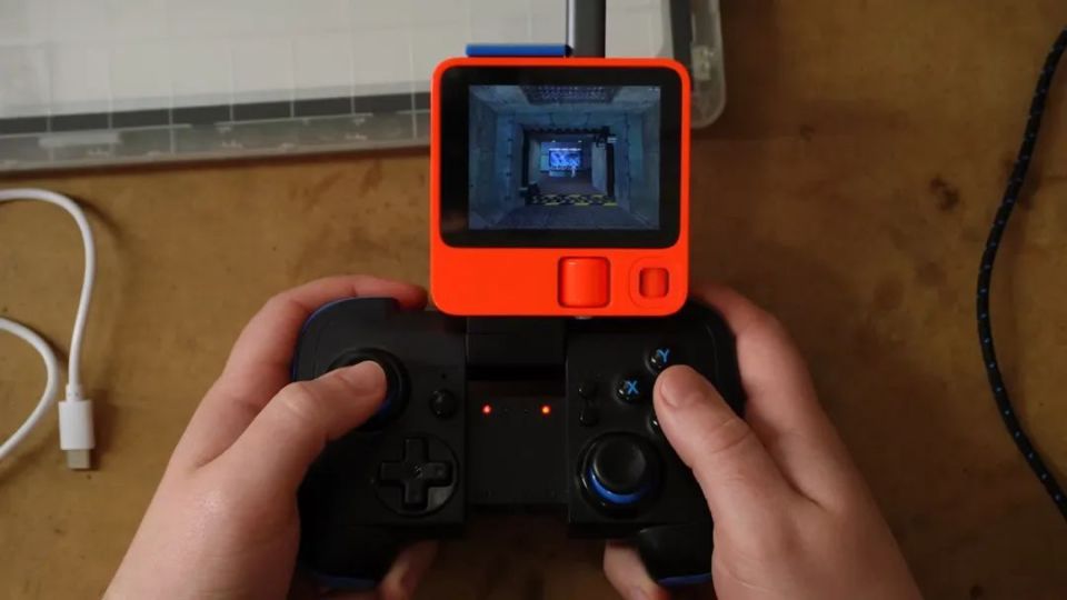 全球最受关注AI硬件创始人回应：R1实现的功能，iPhone难以匹敌