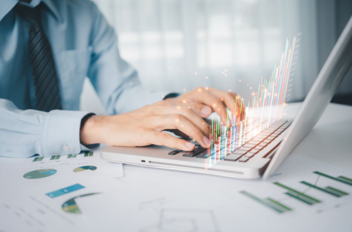 大模型发展遇瓶颈，科技巨头竞相布局AI智能体，机构预计未来五年市场规模激增420亿美元