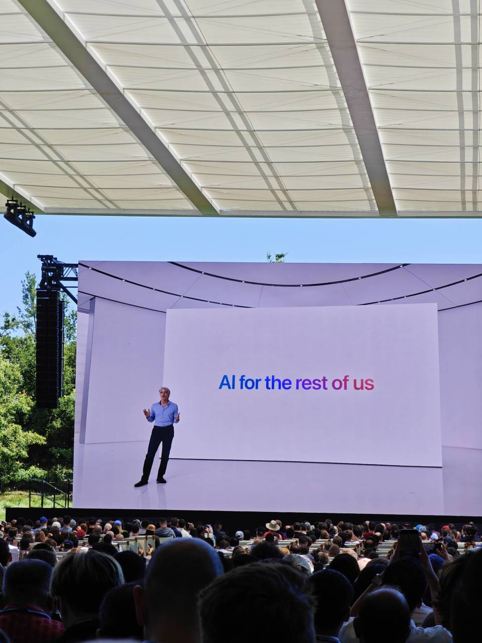 马斯克批评的苹果智能，究竟为何更贴近理想的人工智能？