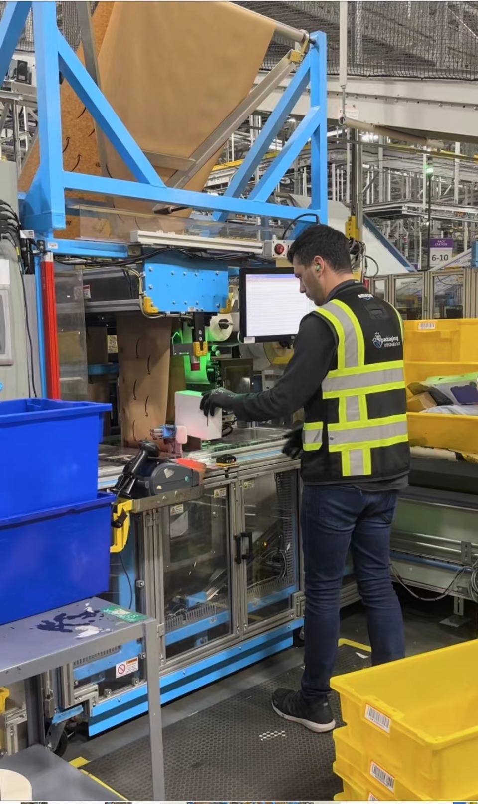 走进亚马逊运营中心：人工智能与机器人引领电商变革