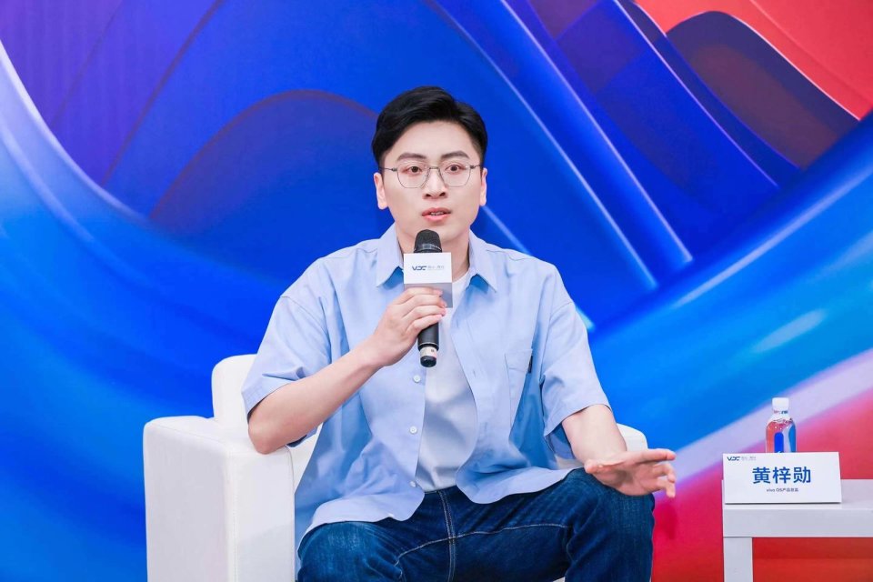 vivo开发者大会媒体访谈:AI助力实现更自然的交互体验 vivo开发者大会媒体访谈:AI助力实现更自然的交互体验