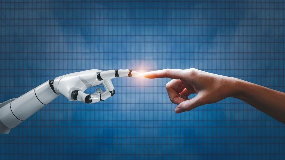 我们不仅质疑AI，更在彼此间缺乏信任 | 专访