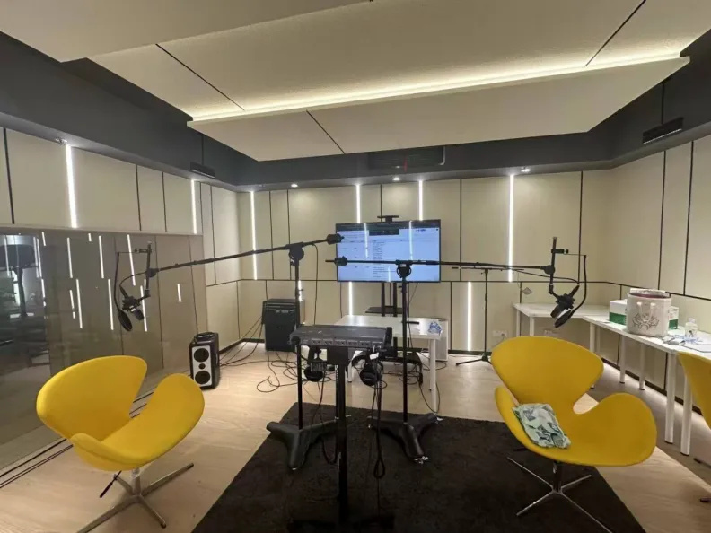 数据短缺困局，大厂聚焦年轻新势力