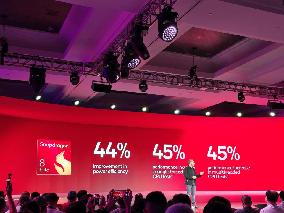 高通将PC芯片植入手机，全力推动端侧AI发展 | 智涌分析