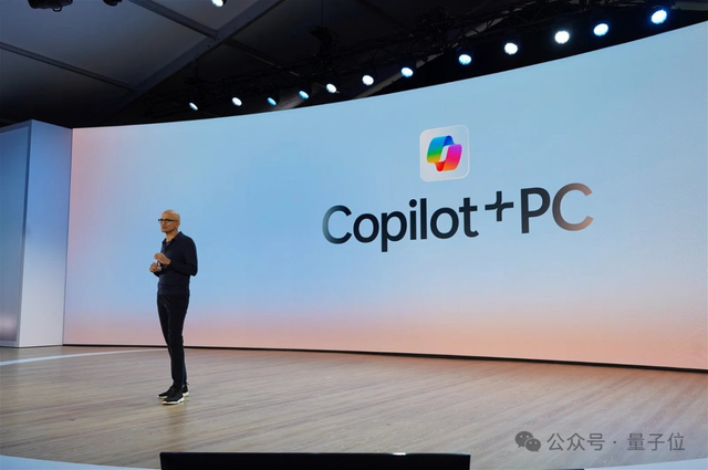 微软打造全新AI PC:与GPT-4o同屏,轻松记忆每一刻内容 微软打造全新AI PC:与GPT-4o同屏,轻松记忆每一刻内容